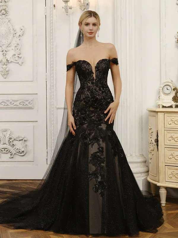 Чёрное свадебное платье