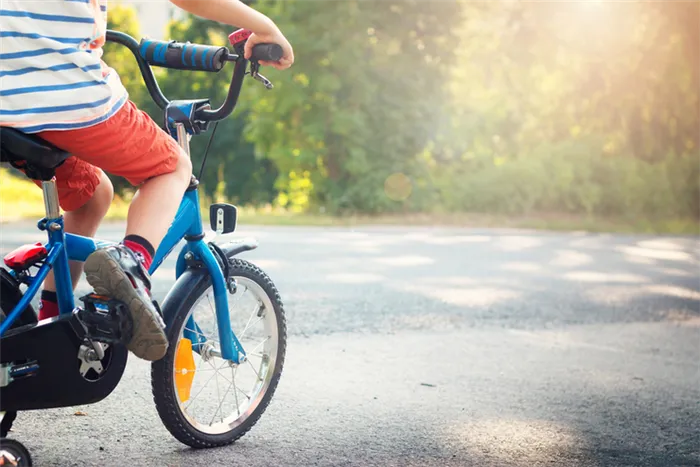 как научить ребенка кататься на велосипеде