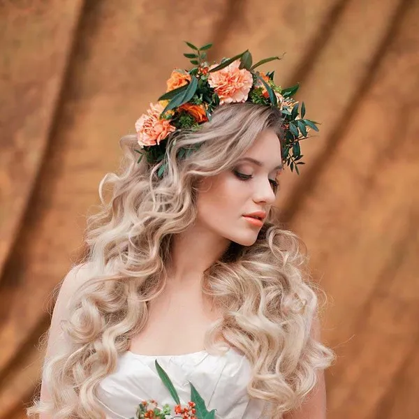 свадебная прическа с цветами для длинных волос