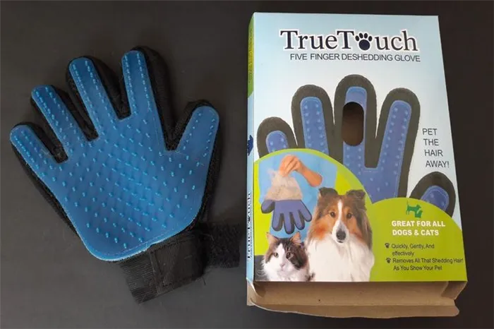 Перчатка для вычесывания кошек Pet Brush Glove True Touch