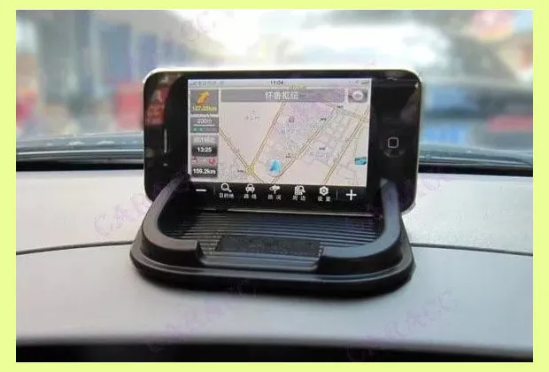 Коврик для смартфона или планшета в автобмобиле