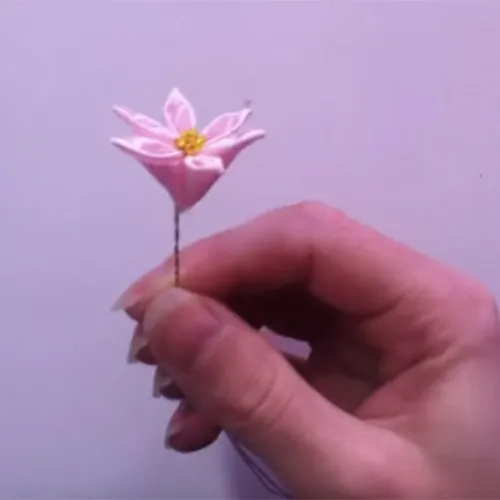 Неувядающая красота: цветы из атласных лент своими руками