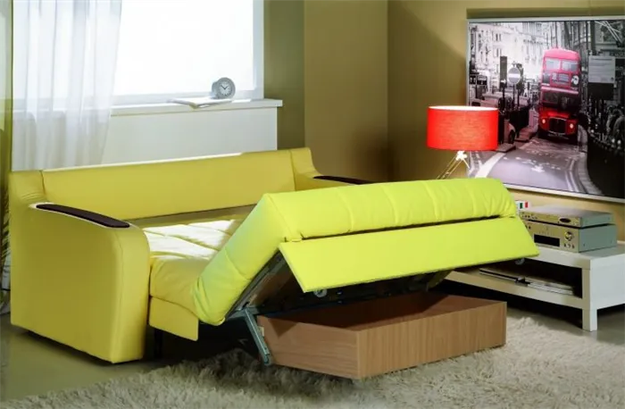 Раскладной диван-аккордеон в спальне