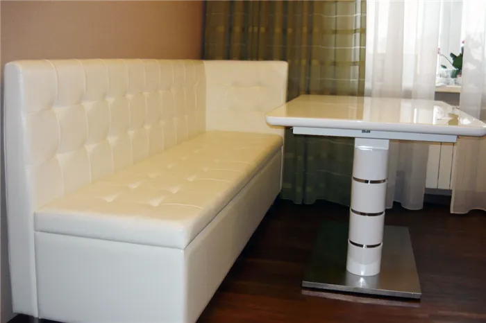 Кухонный диван с ящиками прямой