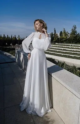 Закрытое свадебное платье с корсетом пышное