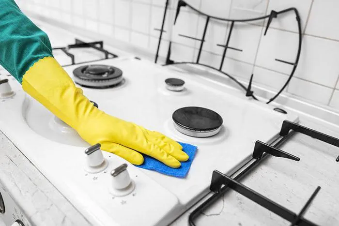 Как почистить поверхность газовой плиты и не поцарапать