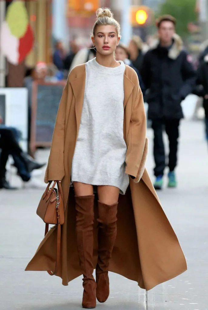 С чем носить женское пальто бежевого цвета? длинное
