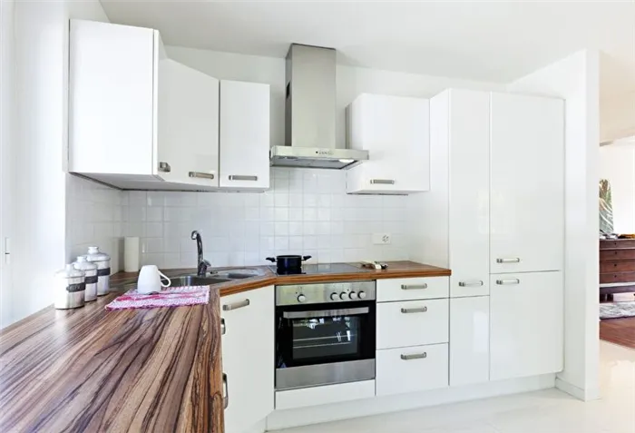 Белая кухня 12 кв.м. - Дизайн интерьера