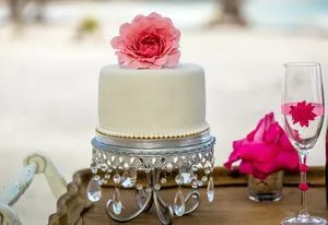 свадебный торт с живыми цветами 8