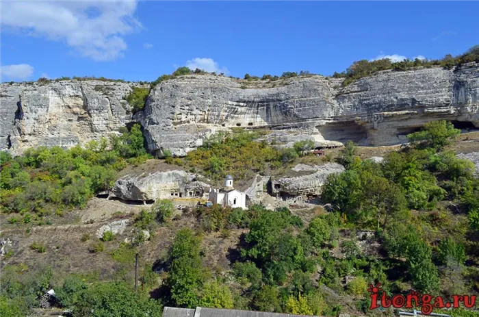 свято-успенский пещерный монастырь, крым, бахчисарай, чуфут-кале