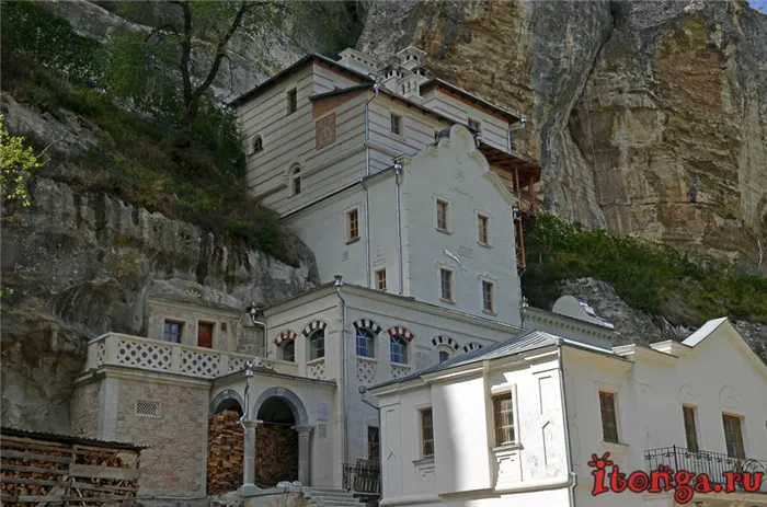 свято-успенский пещерный монастырь, бахчисарай, чуфут-кале, крым
