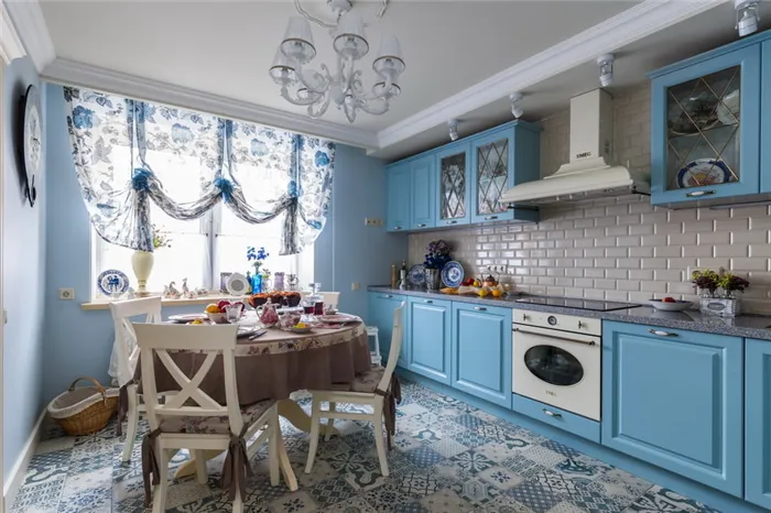 шторы для кухни в стиле прованс голубые