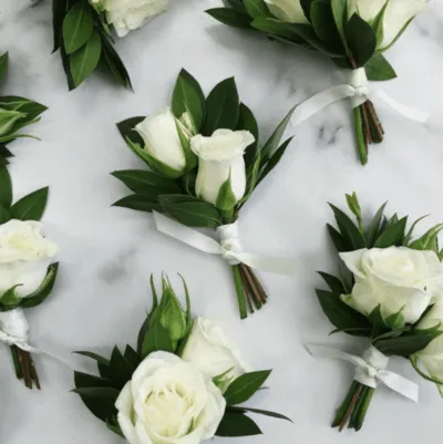 свадебный букет невесты из белых роз