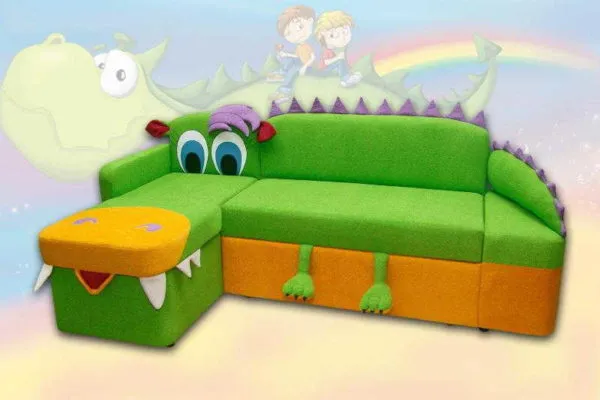 Угловой диван для детской может быть в виде мультипликационного героя
