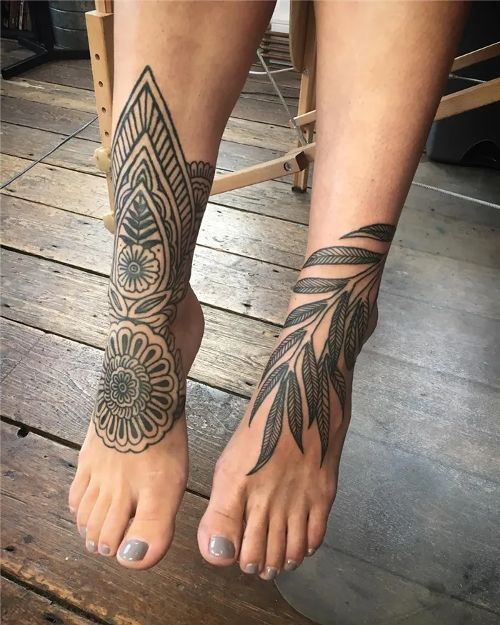 Татуировки на ноге для девушек: лучшие варианты 2022