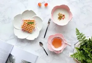 Оригинальный подарок девушке и женщине необычные розовые и белые тарелки маме в форме цветка