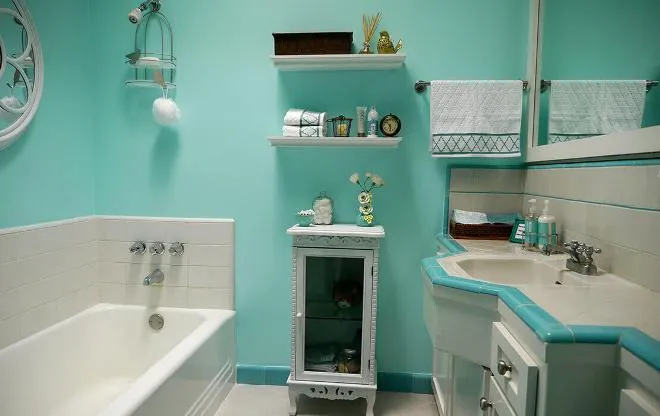 Покраска стен в ванной комнате: как сочетать стильный дизайн и практичность