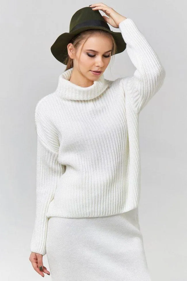 классический белый свитер 