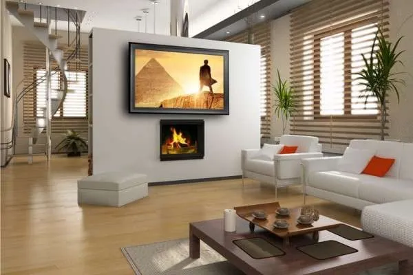 камин и телевизор в интерьере светлой гостиной
