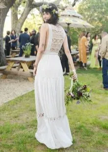 Смелое кружевное свадебное платье бохо