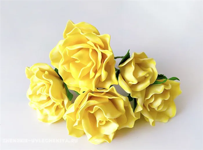 Желтые розы из ревелюра