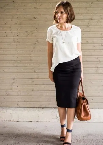 Черная юбка карандаш в сочетание с белой блузой
