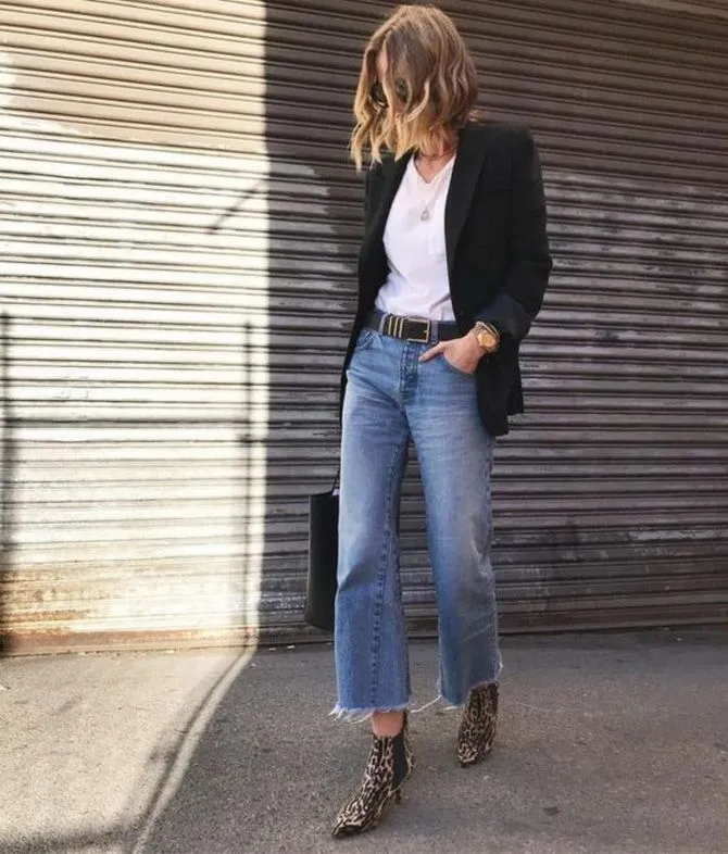 Как выбирать правильные джинсы-клеш: модные советы 25
