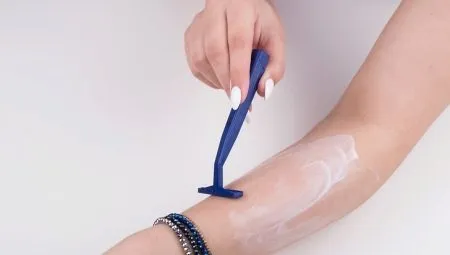 Можно ли брить руки девушкам и как это делать?