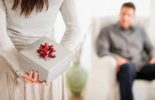 Что подарить мужу на годовщину свадьбы 1 год