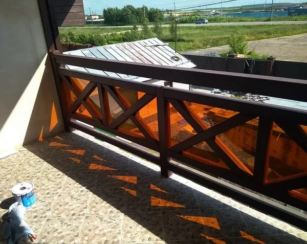 деревянные ограждения балкона с экраном