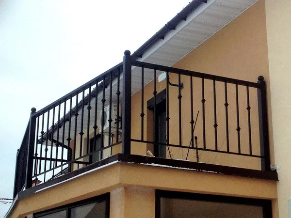ограждения балкона из металла
