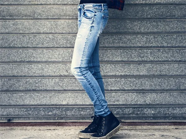 джинсы из денима