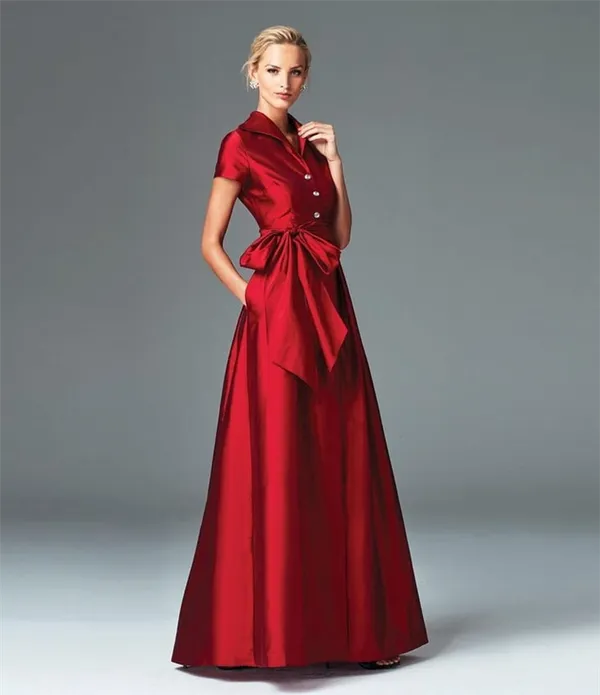 Красное платье из тафты