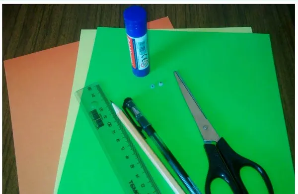 цветная бумага, ножницы, линейка карандаш, клей и ручка
