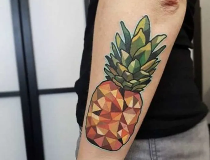 tattoo-pineapple-ty54wj635hwrg