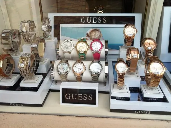 Женские часы Guess