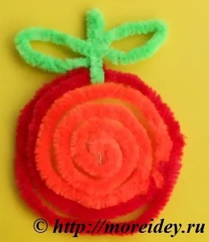 Поделки из пушистой синельной проволоки, поделка яблоко, pipe-cleaner apple