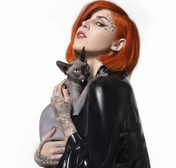 Что купить у Kat Von D: ТОП5. Отзывы на мастхэвы