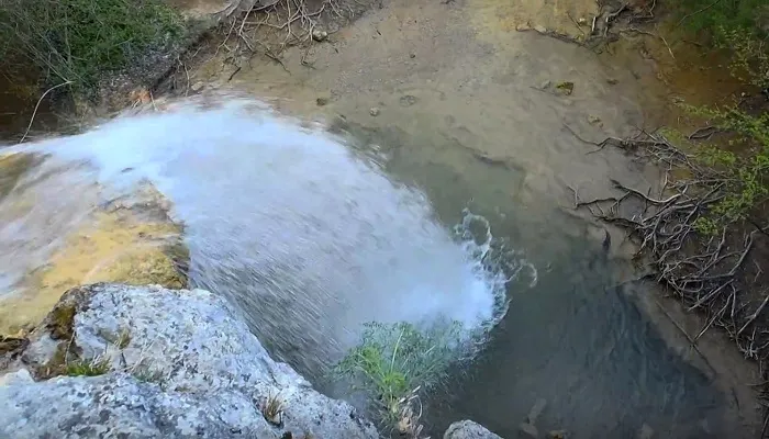 Фото Водопад Козырек в Балаклавском районе Крыма